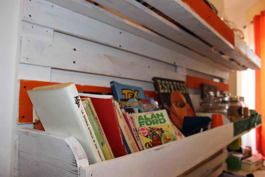 Bed 'N Books Bed & Breakfast Sassari Exterior foto